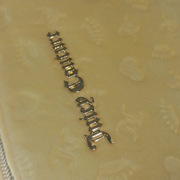 NEW!! Juicy Couture plush Bag - Picture 3 of 11